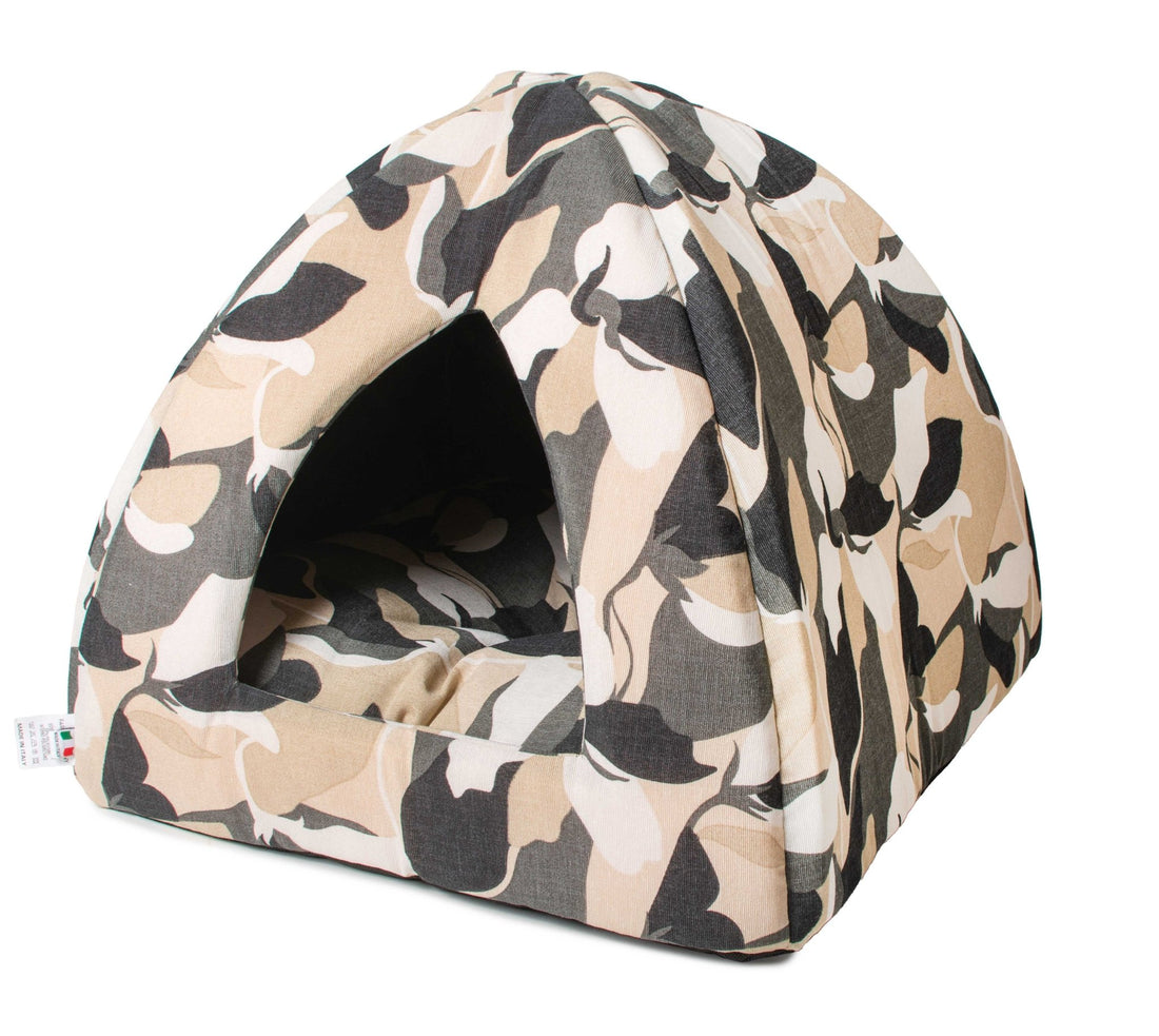 Farm Company Pyramid House Asstd. Colors - 40x40 cm - مستلزمات الحيوانات الأليفة - Zue For Pet Supplies Co.