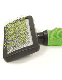 Farm Company Soft slicker brush with PVC tips Large - مستلزمات الحيوانات الأليفة - Zue For Pet Supplies Co.
